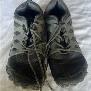 Gray Athletic Shoes with Cushioned Midsole and Aggressive Tread #208
